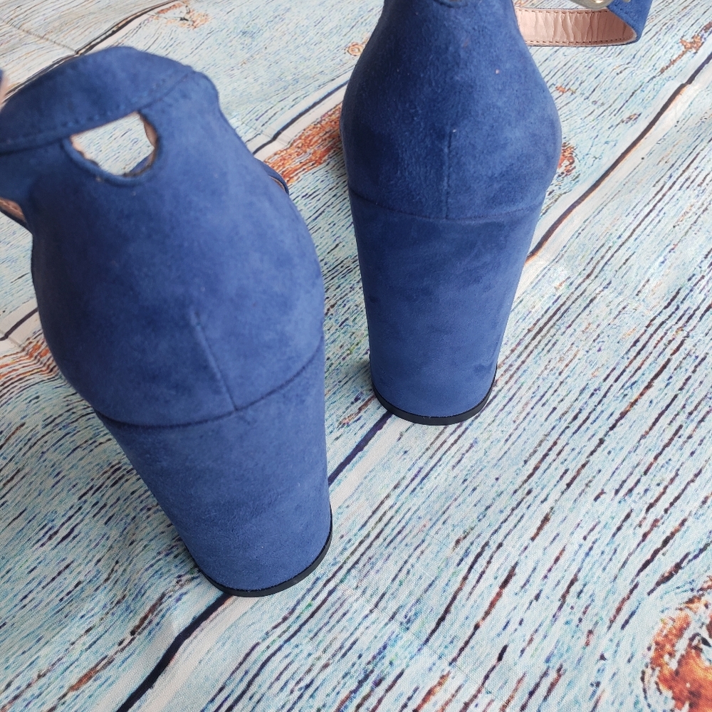 Stuart Weitzman Nearlynude Block-Heel Suede Sanda… - image 3